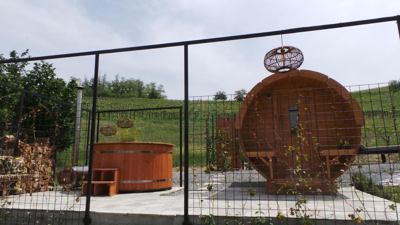 Sotto La Vigna Charm Stay Adults Only Vacation Suite Montegrosso dʼAsti Exterior foto