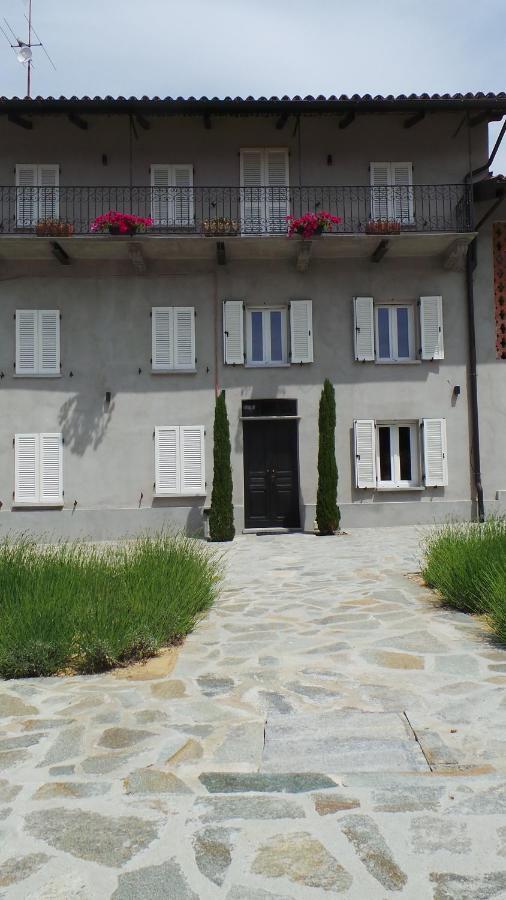 Sotto La Vigna Charm Stay Adults Only Vacation Suite Montegrosso dʼAsti Exterior foto